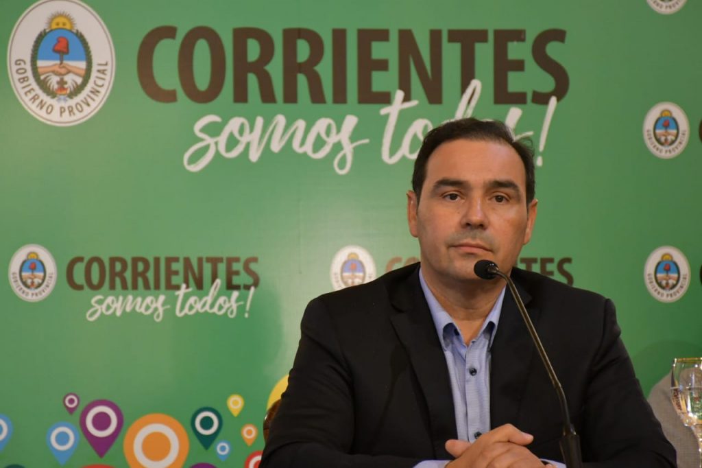 Valdés anunció aumentos salariales para toda la administración pública