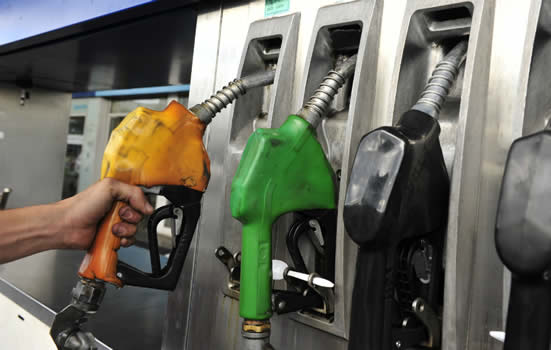 Este sábado vuelven a aumentar los combustibles