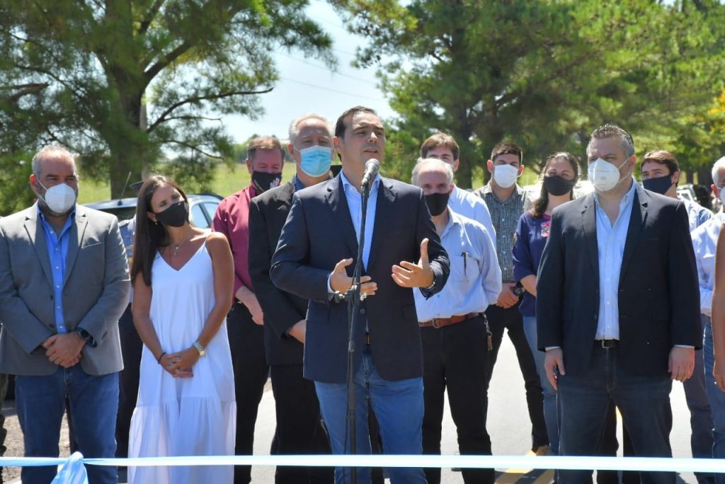Valdés inauguró obras viales en el acceso a Monte Caseros
