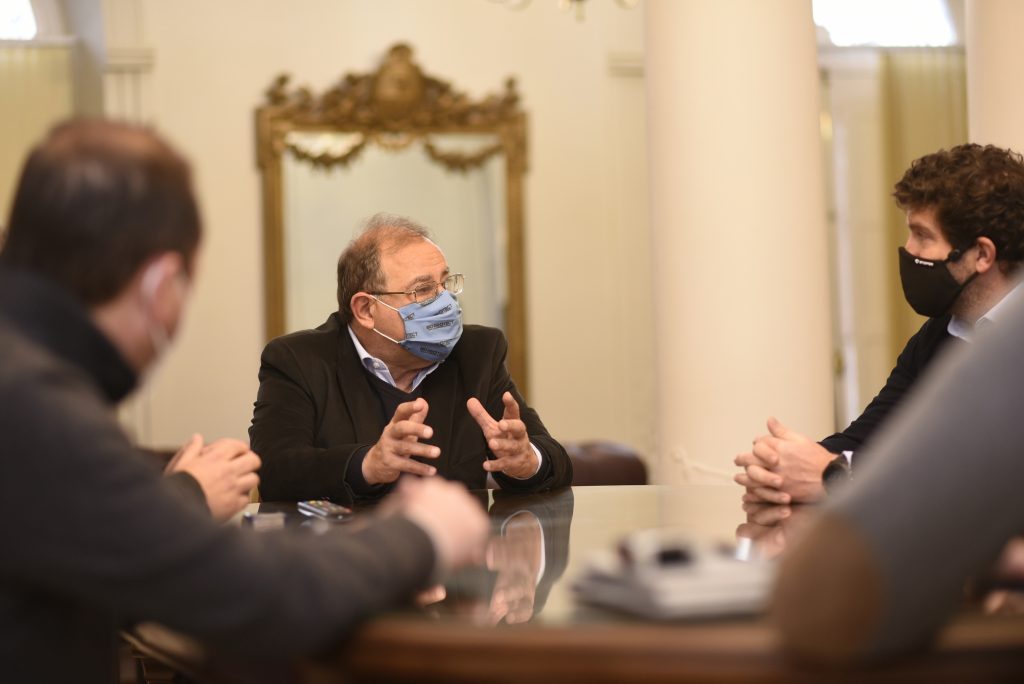 Tassano recibió a tres empresas más que se suman al Parque Industrial Santa Catalina
