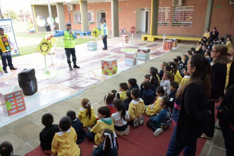 La Municipalidad refuerza la formaciónen escuelas para prevenir siniestros viales